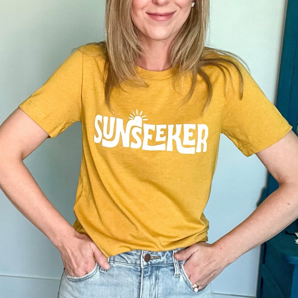 Sun seeker Graphic Tee